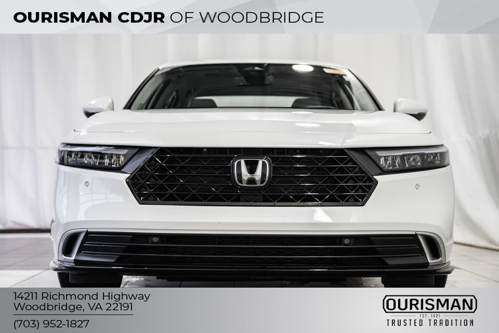 Used 2025 Honda Accord Touring image 2