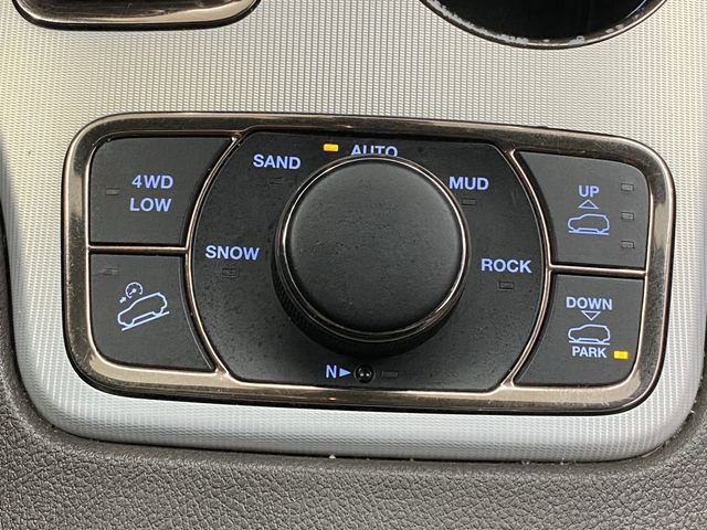 Used 2018 Jeep Grand Cherokee Summit image 24