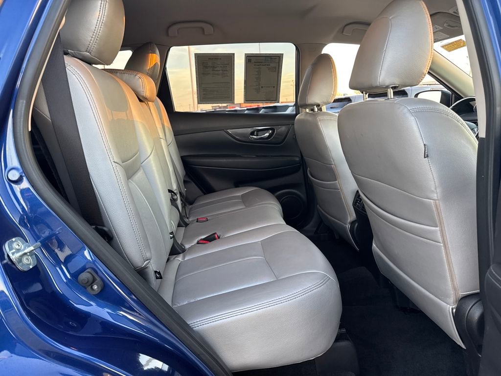 Used 2020 Nissan Rogue SV w/ Premium Package image 15