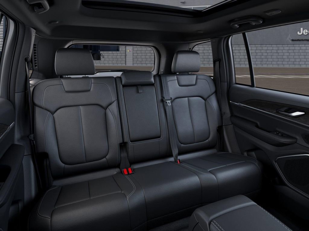 New 2026 Jeep Grand Cherokee Limited RWD image 15