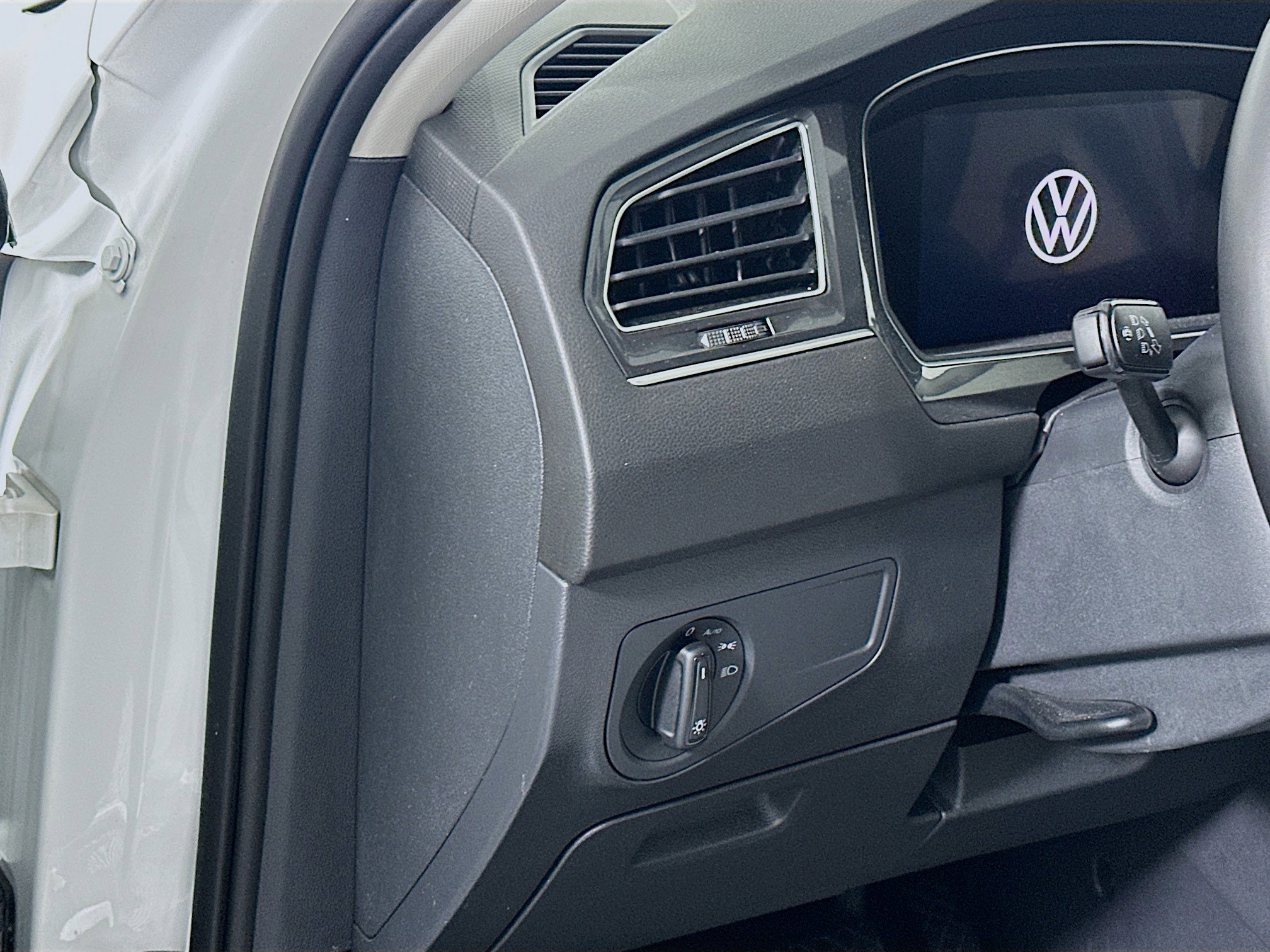 Used 2024 Volkswagen Tiguan S image 16
