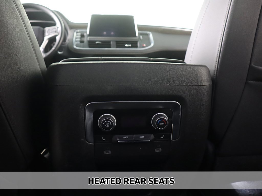 Used 2023 Chevrolet Suburban Premier image 7
