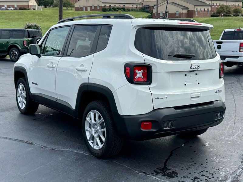 Used 2023 Jeep Renegade Latitude w/ Premium Group AWD/4WD image 6