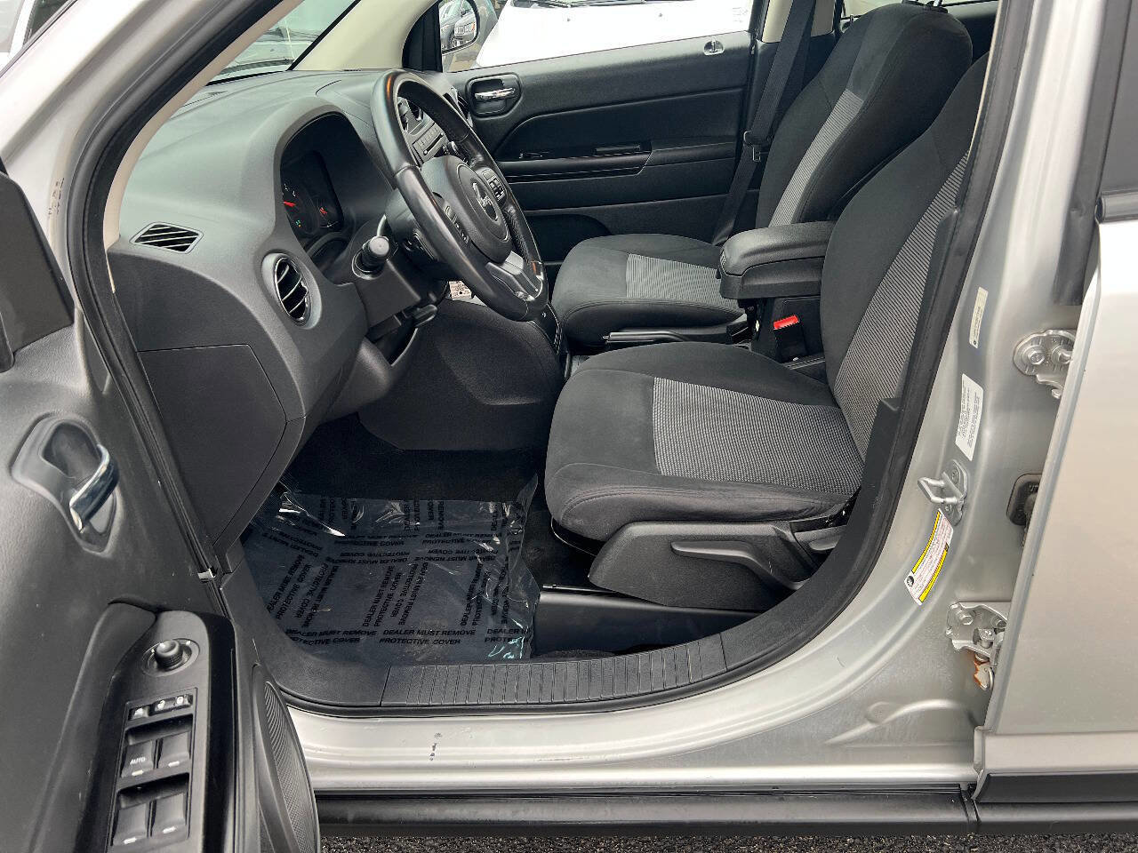 Used 2011 Jeep Compass Latitude AWD/4WD image 19