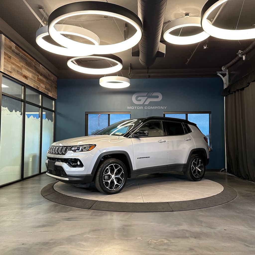 Used 2024 Jeep Compass Limited AWD/4WD image 7