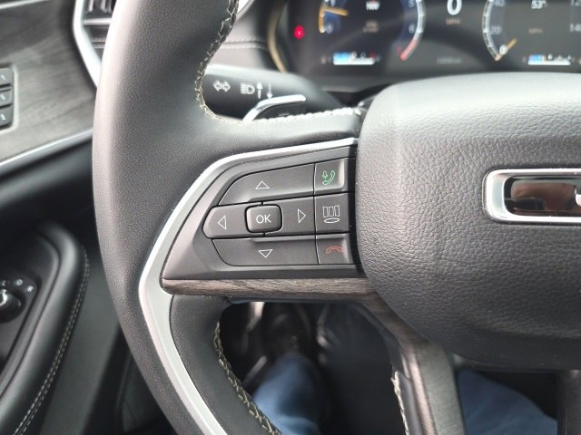 Used 2024 Jeep Grand Cherokee L Limited w/ Luxury Tech Group II image 20