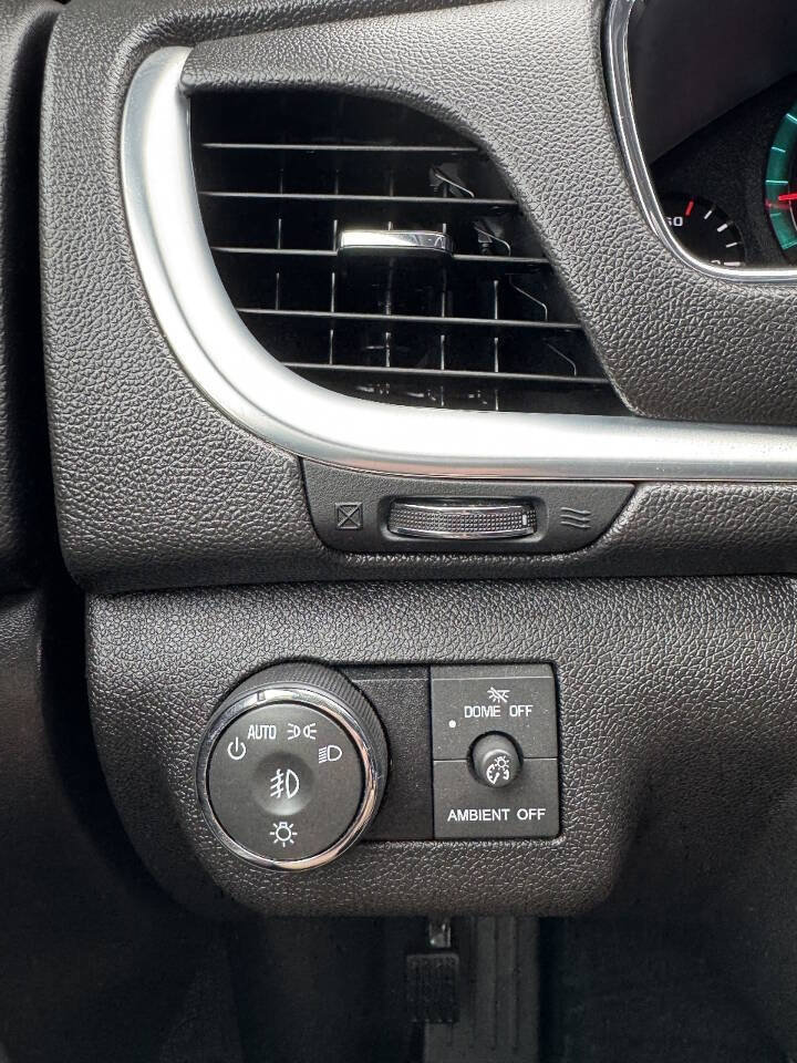 Used 2017 Chevrolet Traverse Premier FWD image 30