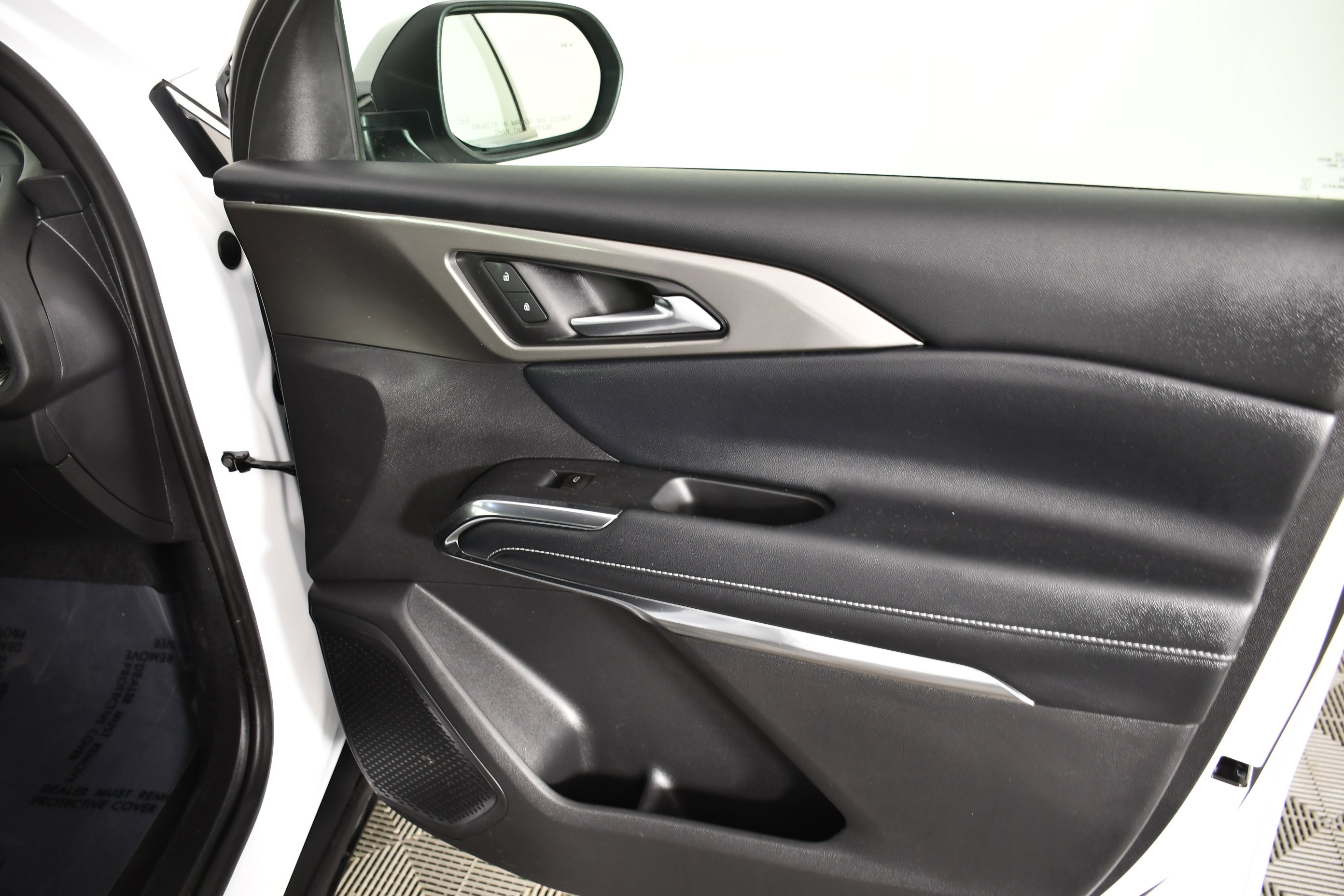 Used 2026 Chevrolet Traverse LT image 39