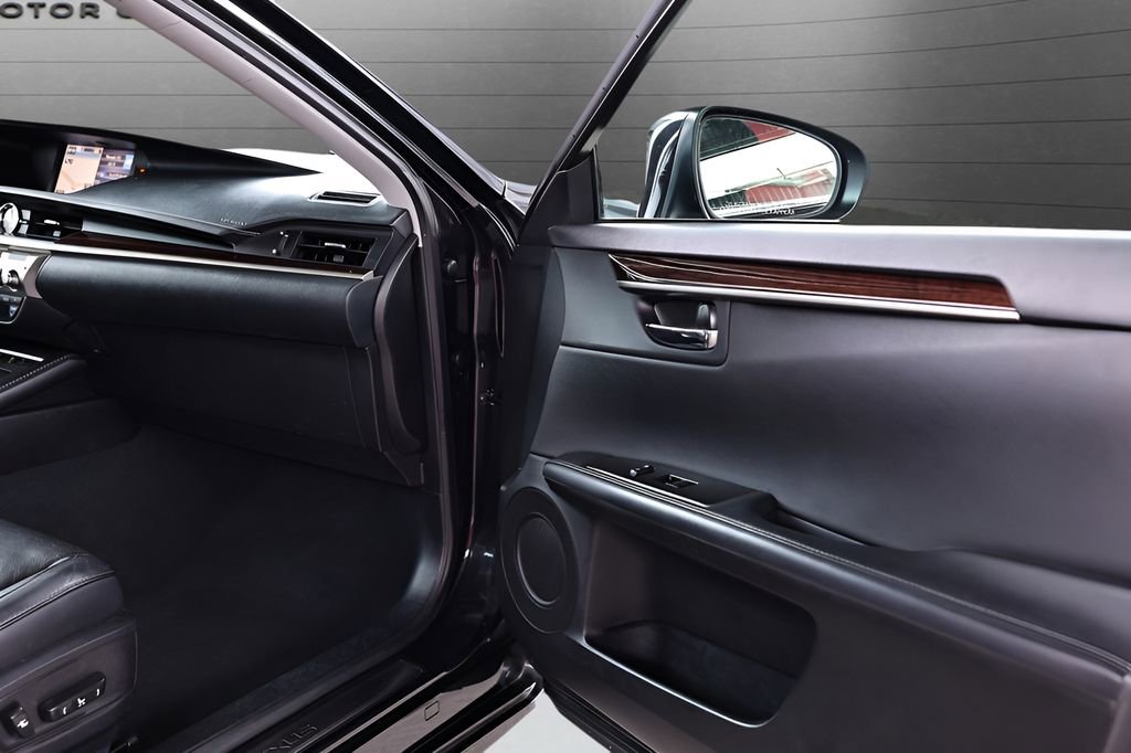 Used 2016 Lexus ES 350 image 69