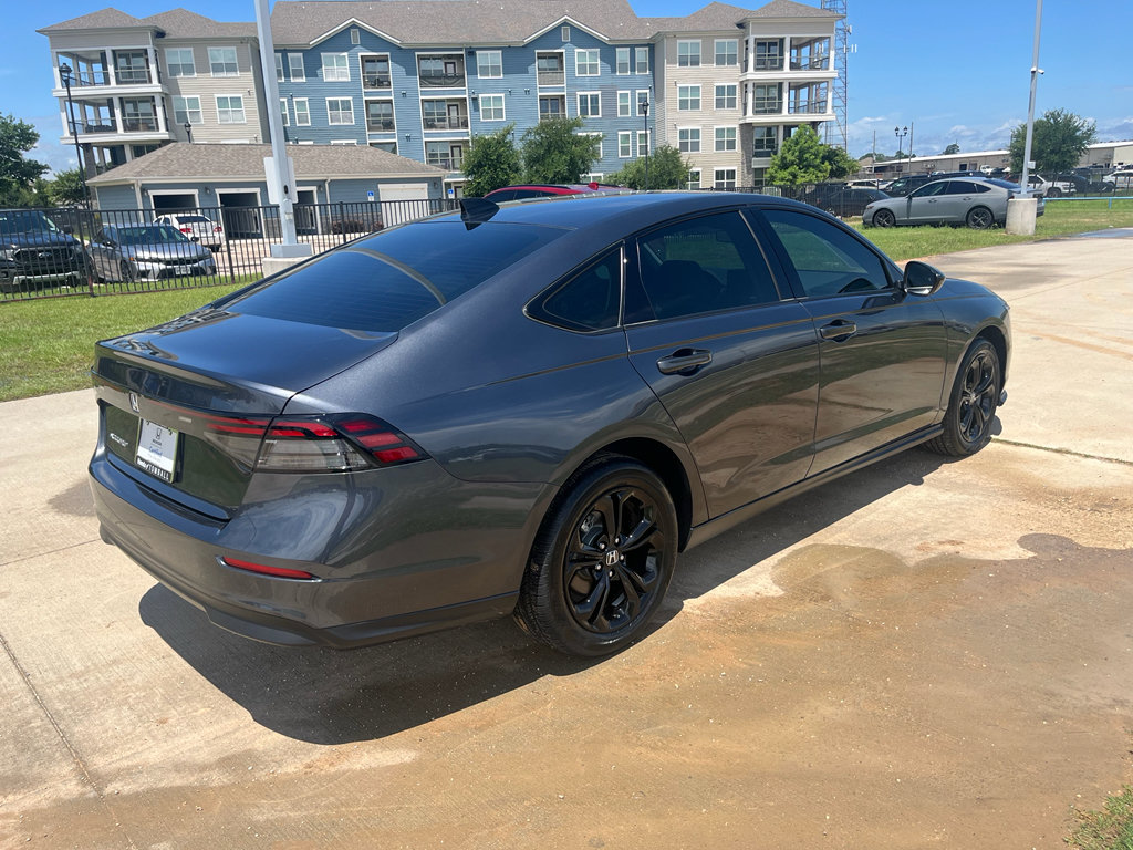 Certified 2025 Honda Accord SE image 8