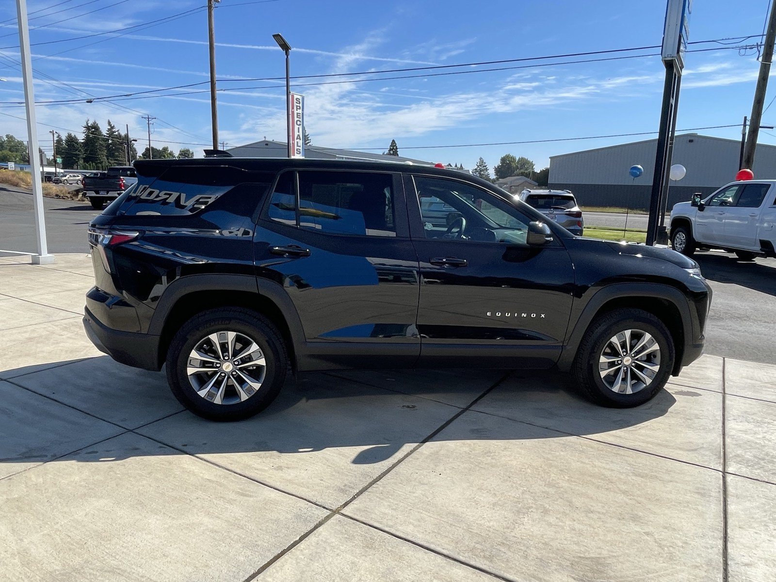 Used 2026 Chevrolet Equinox LT AWD/4WD image 6