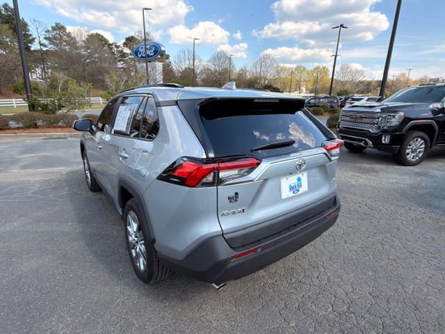 Used 2023 Toyota RAV4 XLE Premium image 13