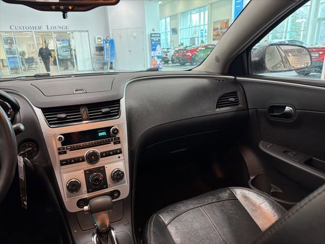 Used 2009 Chevrolet Malibu LT w/ Power Convenience Package image 26