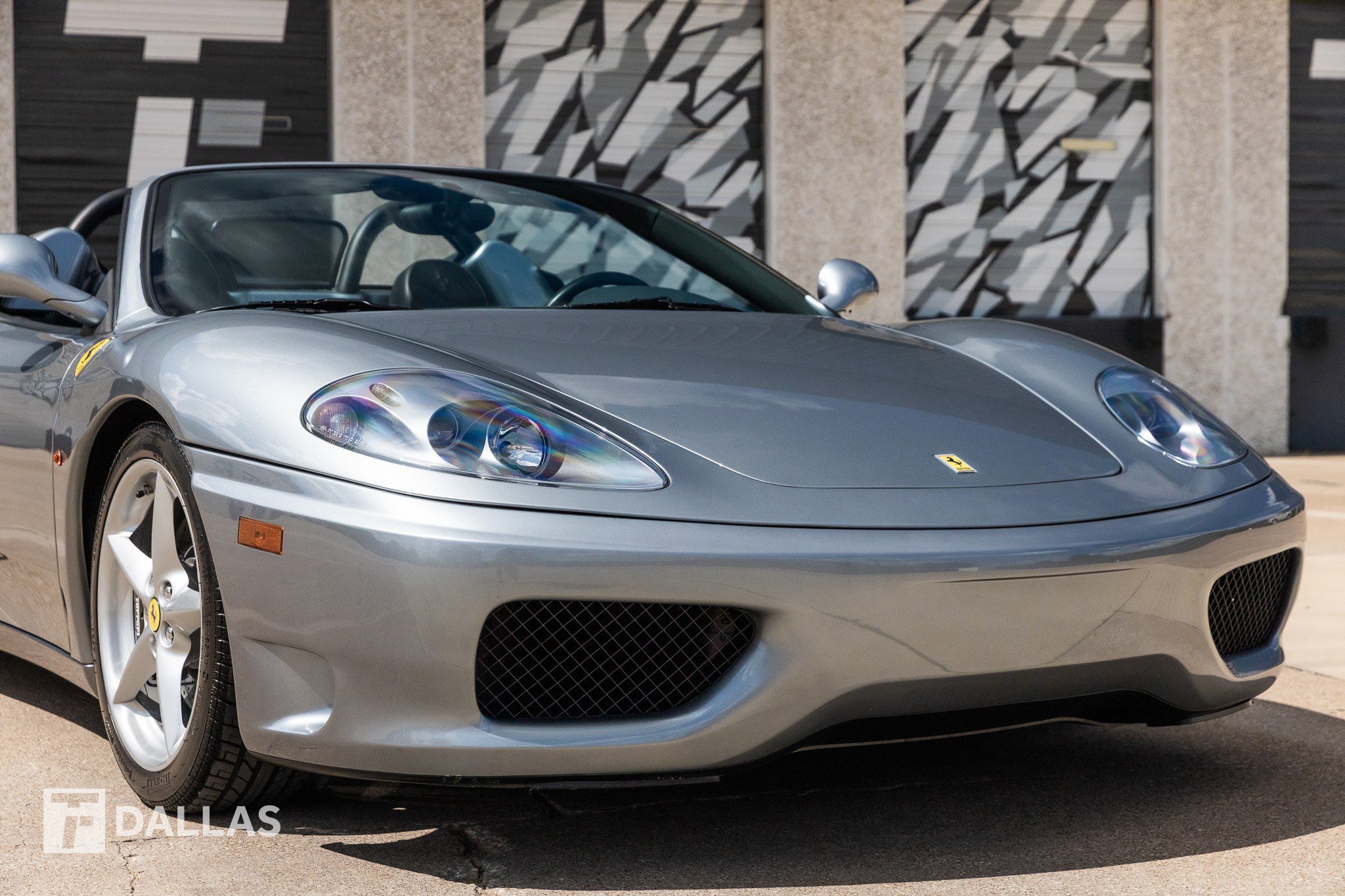 Used 2005 Ferrari 360 Spider image 2