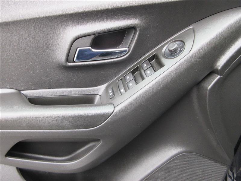 Used 2022 Chevrolet Trax LT w/ Driver Confidence Package AWD/4WD image 10