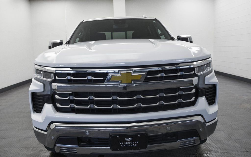 Used 2023 Chevrolet Silverado 1500 LTZ image 2