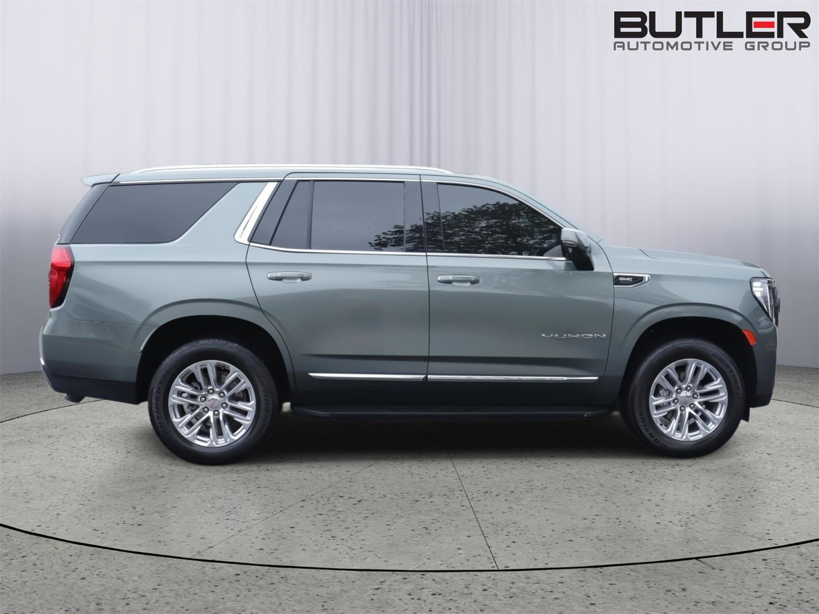 Used 2024 GMC Yukon SLT w/ SLT Luxury Package AWD/4WD image 8
