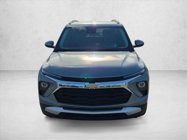 Used 2024 Chevrolet TrailBlazer LT w/ Driver Confidence Package FWD image 2