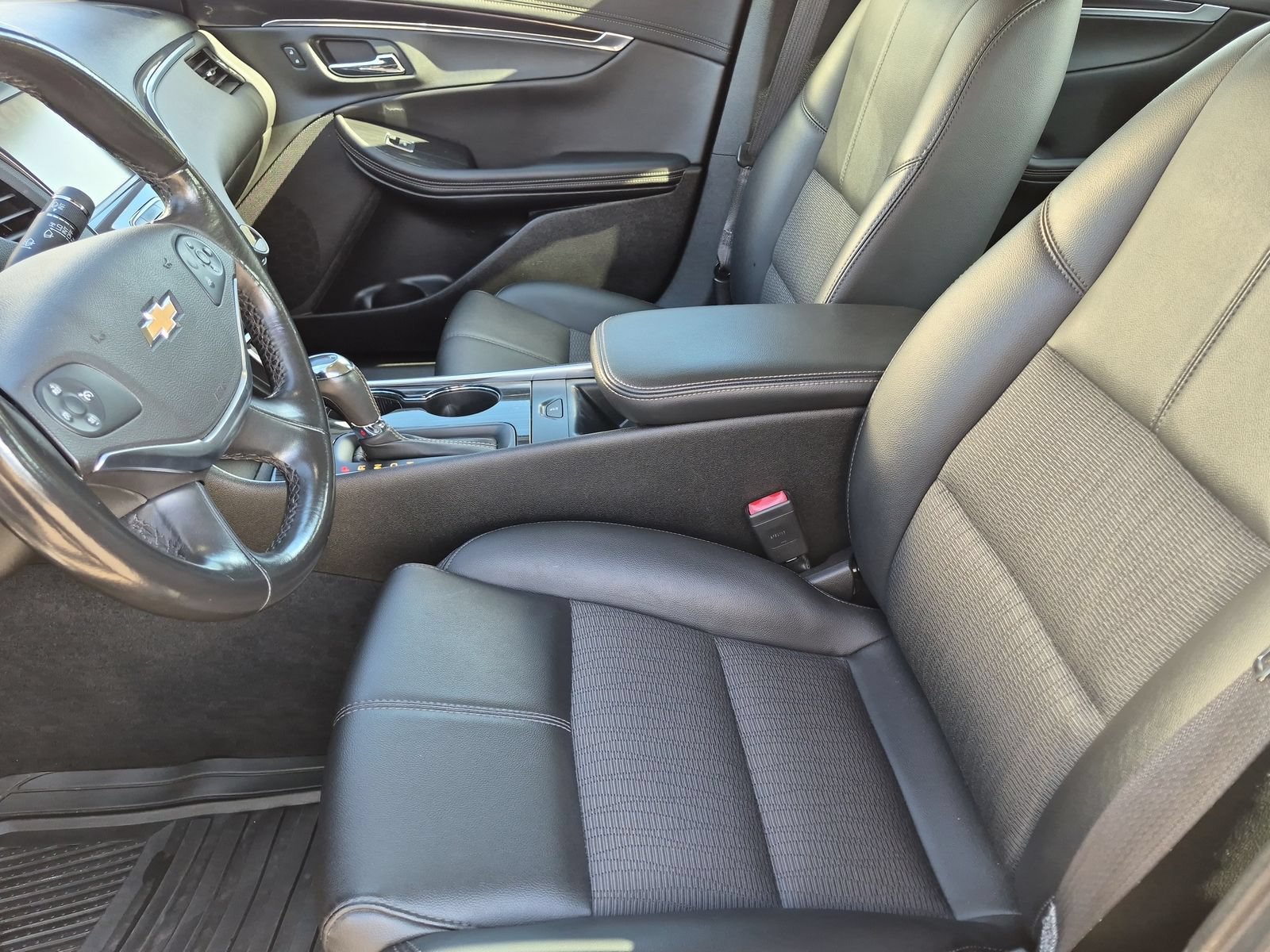 Used 2018 Chevrolet Impala LT FWD image 17