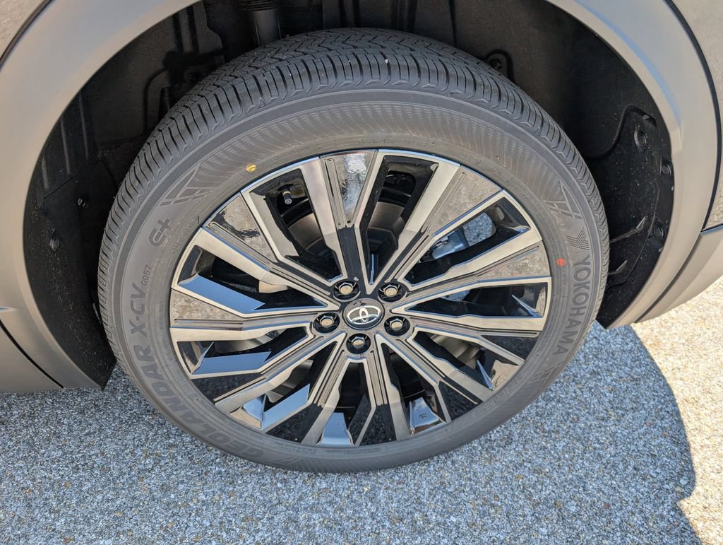 New 2026 Toyota C-HR AWD/4WD image 29