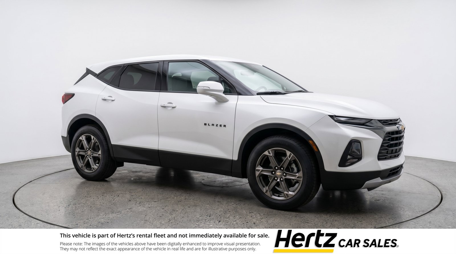 Used 2025 Chevrolet Blazer LT FWD image 1