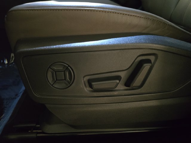Certified 2025 Audi Q5 Premium w/ Convenience Package AWD/4WD image 32
