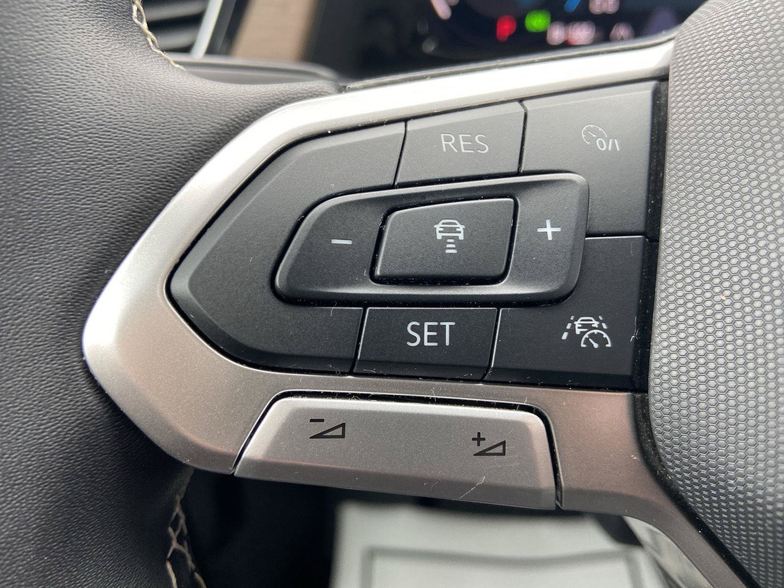 Used 2026 Volkswagen Atlas SE AWD/4WD image 27