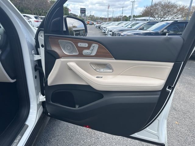 Certified 2025 Mercedes-Benz GLS 450 4MATIC image 42