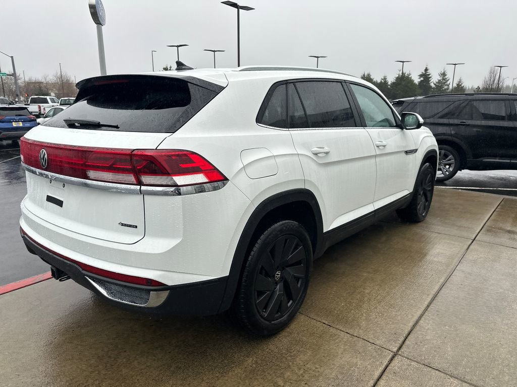 Used 2024 Volkswagen Atlas Cross Sport SE image 4