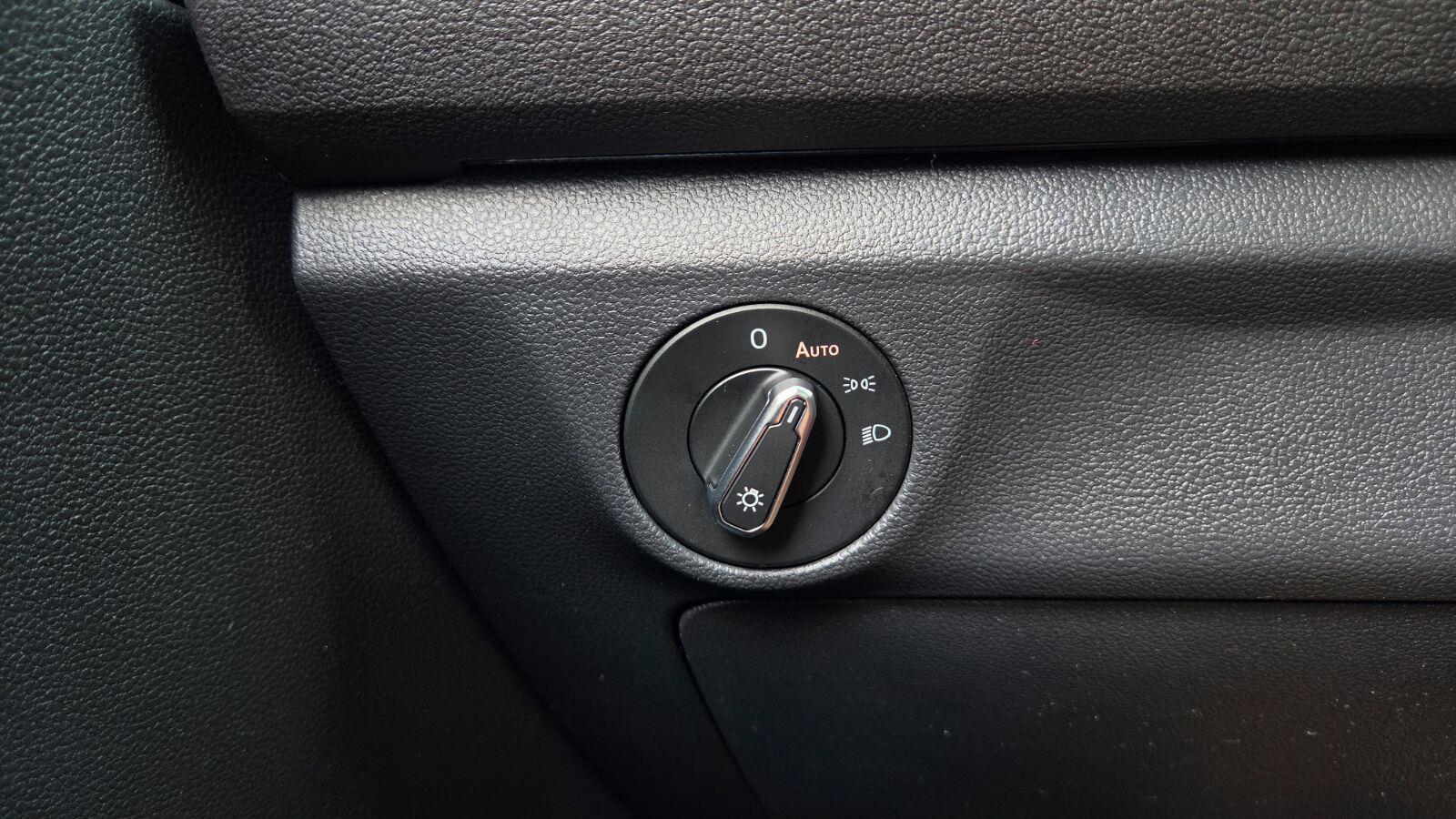 Certified 2023 Volkswagen Jetta SEL FWD image 26