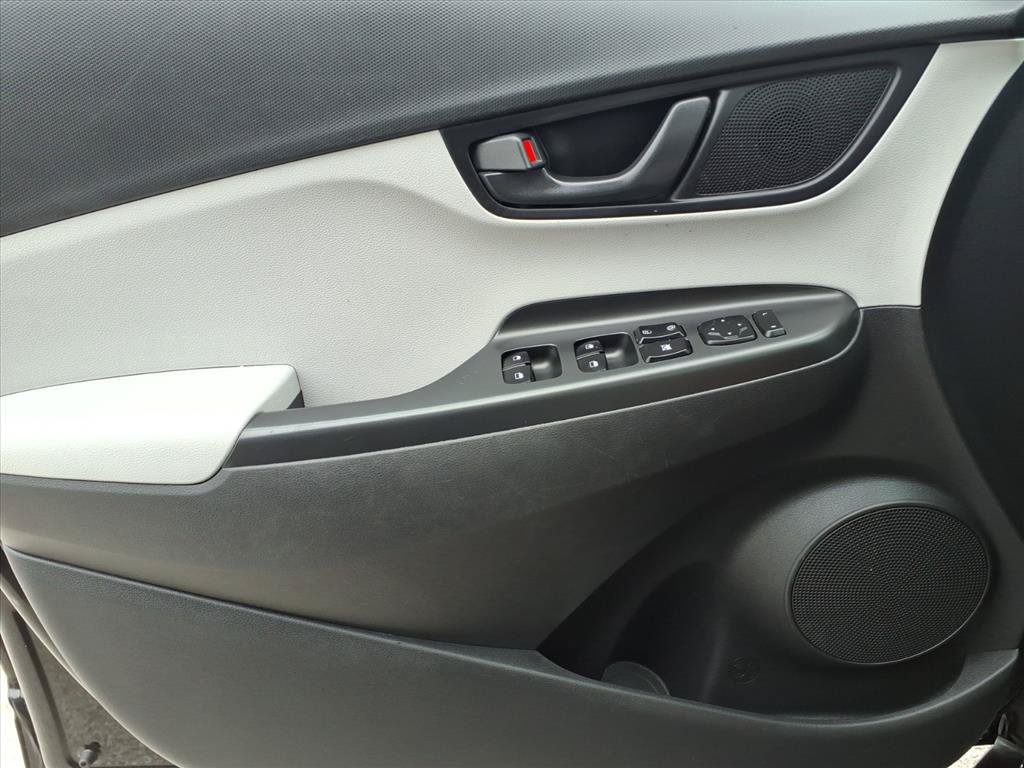 Used 2022 Hyundai Kona SE FWD image 15