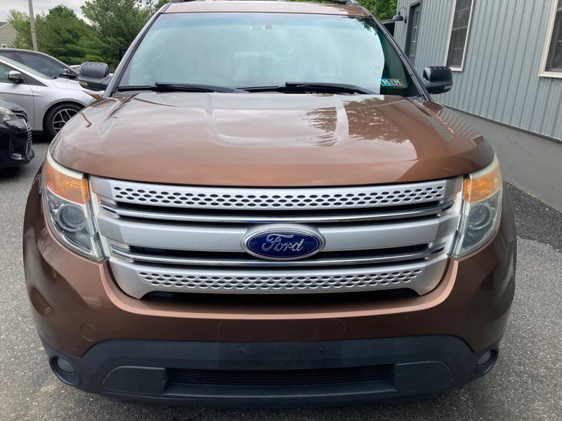 Used 2012 Ford Explorer XLT image 2