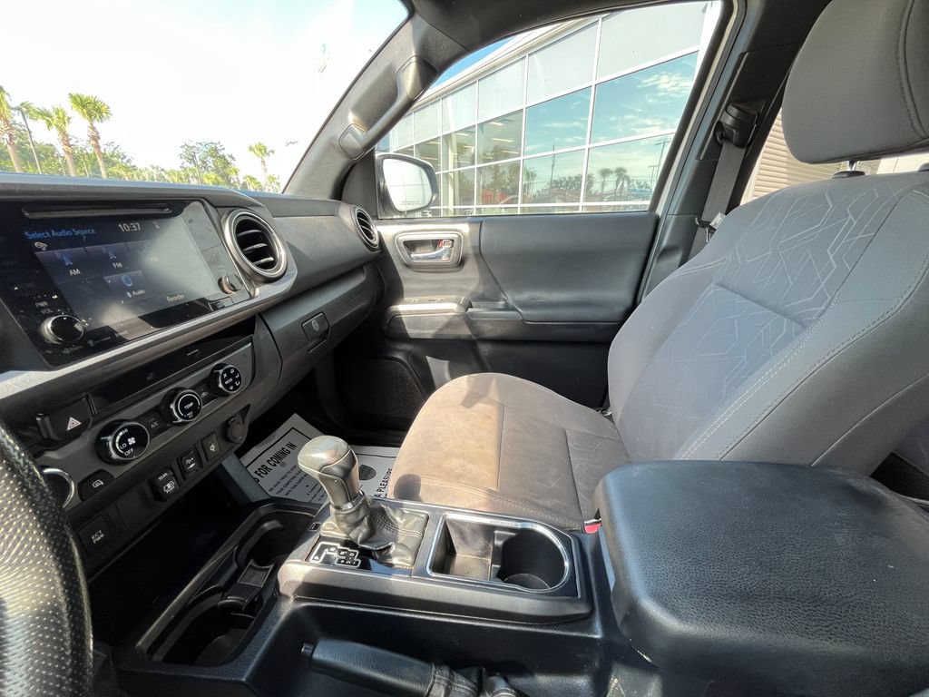 Used 2018 Toyota Tacoma TRD Off-Road AWD/4WD image 15