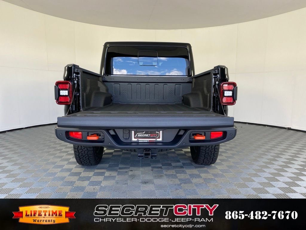New 2026 Jeep Gladiator Mojave w/ Safety Group AWD/4WD image 31
