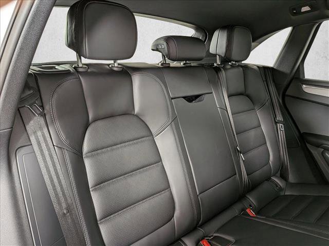 Certified 2025 Porsche Macan AWD/4WD image 23