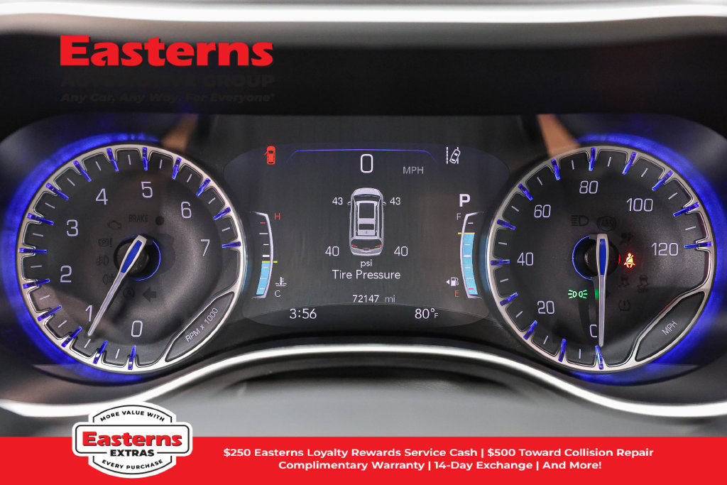 Used 2023 Chrysler Pacifica Touring-L FWD image 19