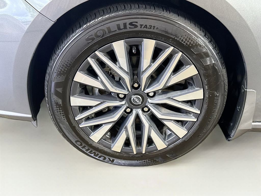 Used 2024 Nissan Altima 2.5 SV w/ SV Premium Package FWD image 39
