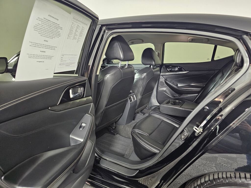 Used 2023 Nissan Maxima SV w/ Floor Mat Group image 32