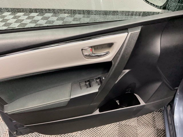 Used 2018 Toyota Corolla LE FWD image 15