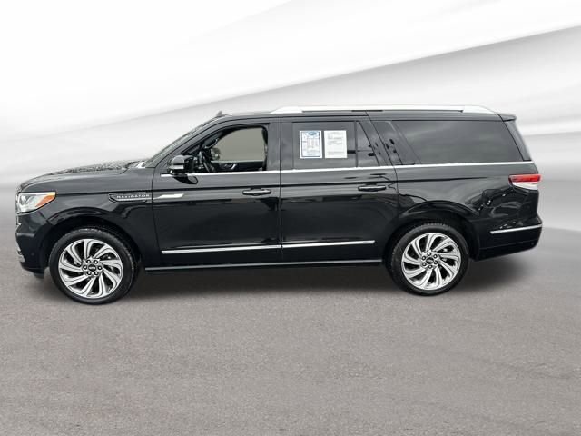Used 2024 Lincoln Navigator L 4WD image 4