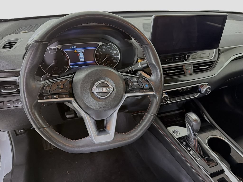 Used 2024 Nissan Altima 2.0 SR FWD image 15