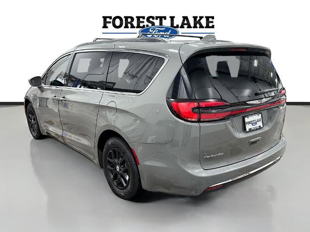 Used 2022 Chrysler Pacifica Touring-L image 5