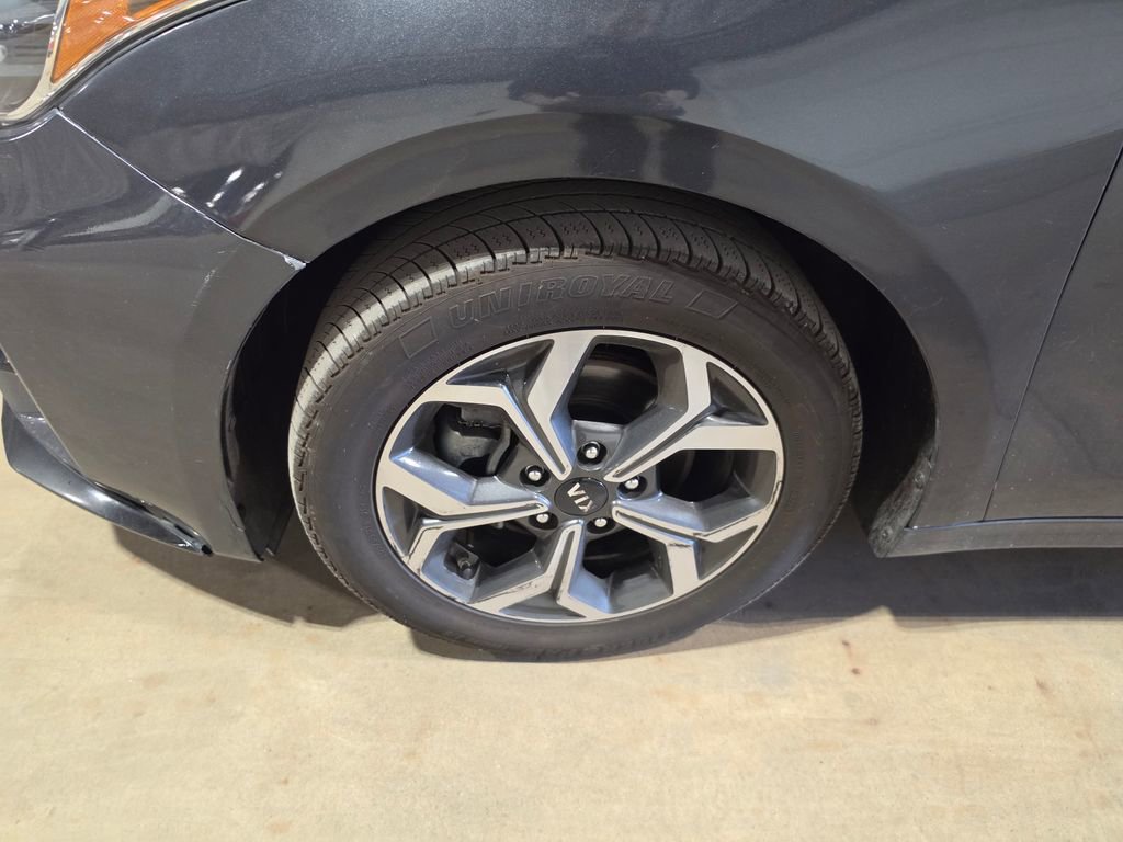 Used 2020 Kia Forte LXS FWD image 3