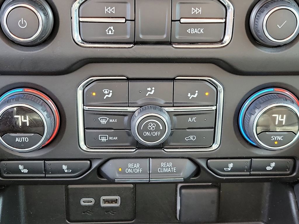 Used 2024 Chevrolet Suburban LT AWD/4WD image 32