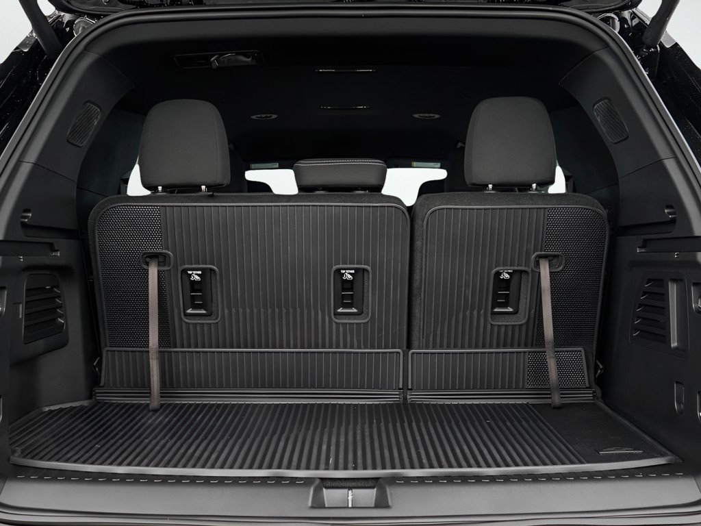 New 2026 Chevrolet Traverse LT w/ Midnight/Sport Edition image 8