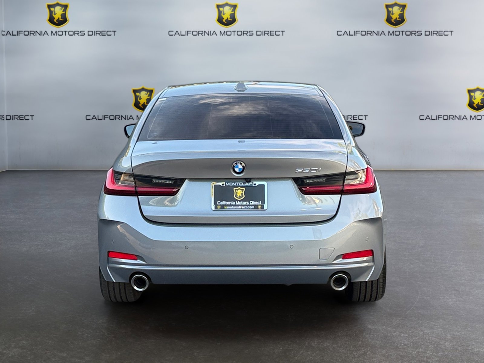 Used 2023 BMW 330i Sedan w/ Premium Package image 4