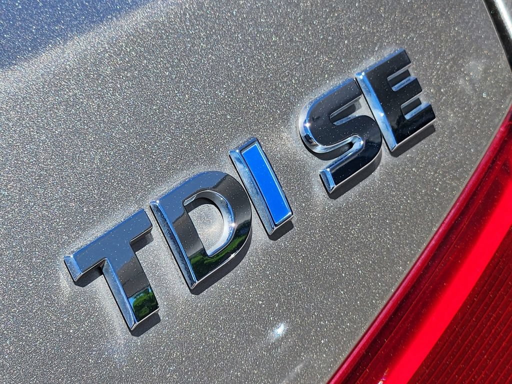 Used 2015 Volkswagen Passat TDI SE FWD image 21