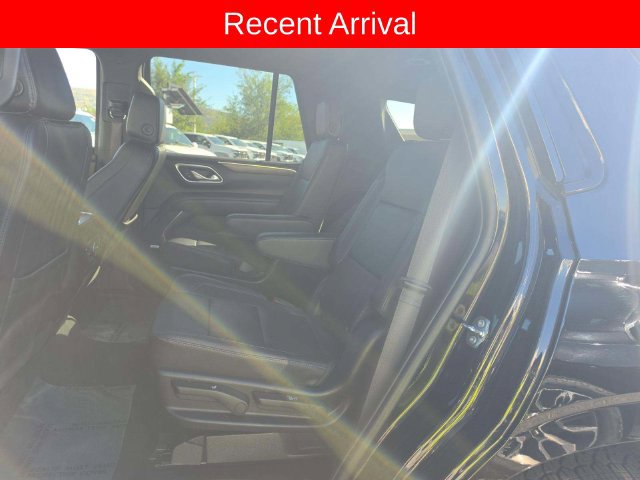 Used 2023 Chevrolet Tahoe Z71 w/ Luxury Package AWD/4WD image 11
