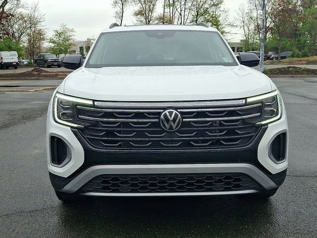 Certified 2025 Volkswagen Atlas Peak Edition SE AWD/4WD image 3