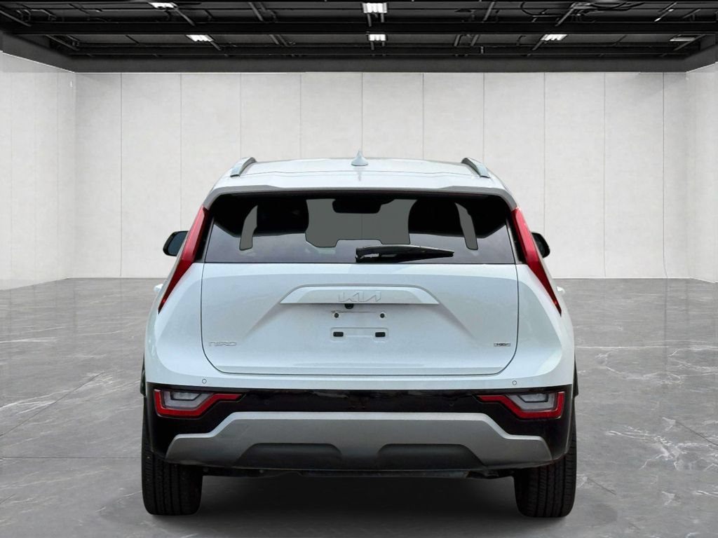 Used 2023 Kia Niro SX Touring FWD image 6